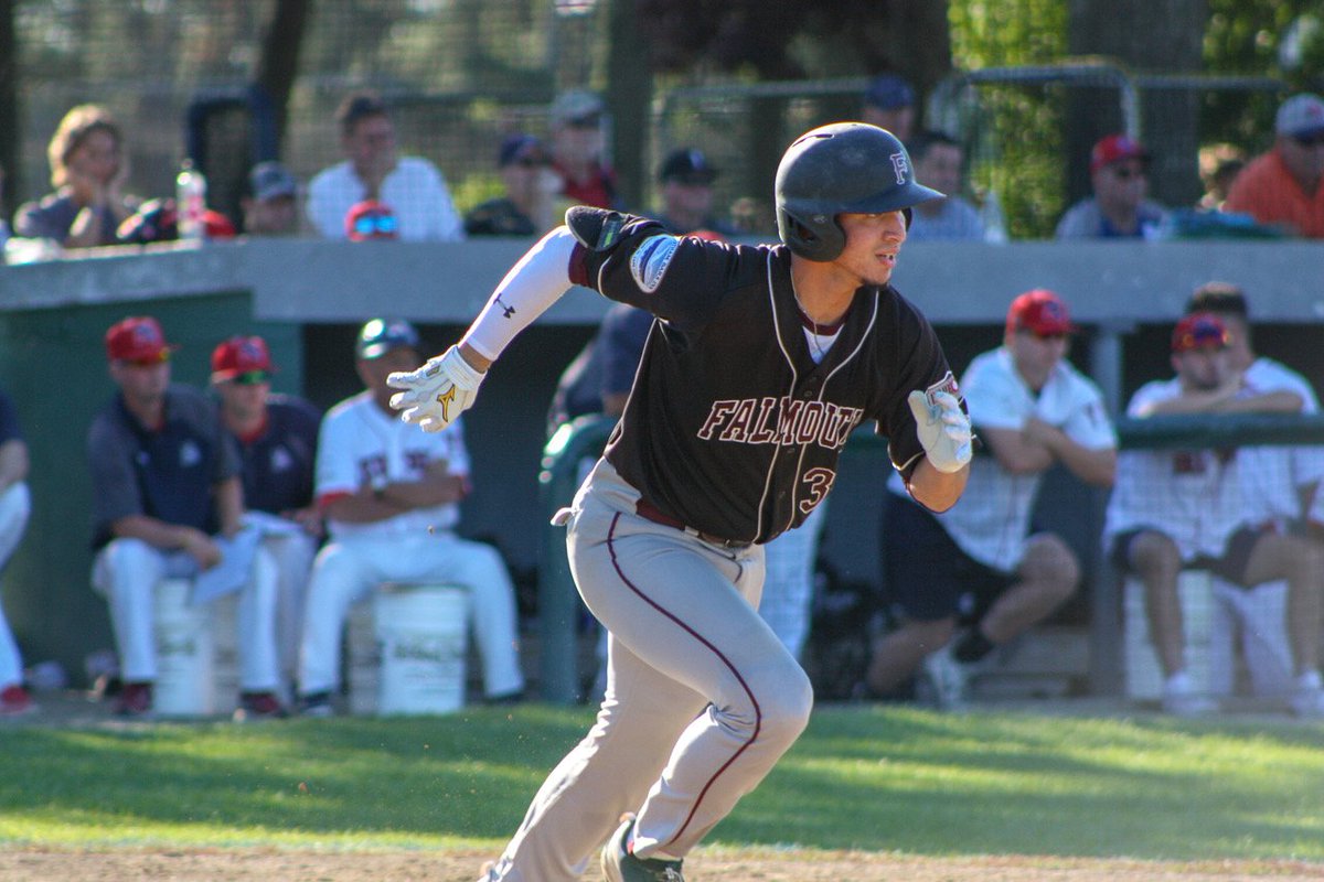 FalCommodores's tweet photo. “My dad hasn’t seen his family in 25 years… I have to come to the field and play, and that’s nothing.” Herbert Iser and his family’s unique path

A feature on our new catcher @Holy_Herb77 and his family by @GregLevinsky 

 📰 ⬇️

https://t.co/udAUjZCBtn https://t.co/ousUSYPXSp