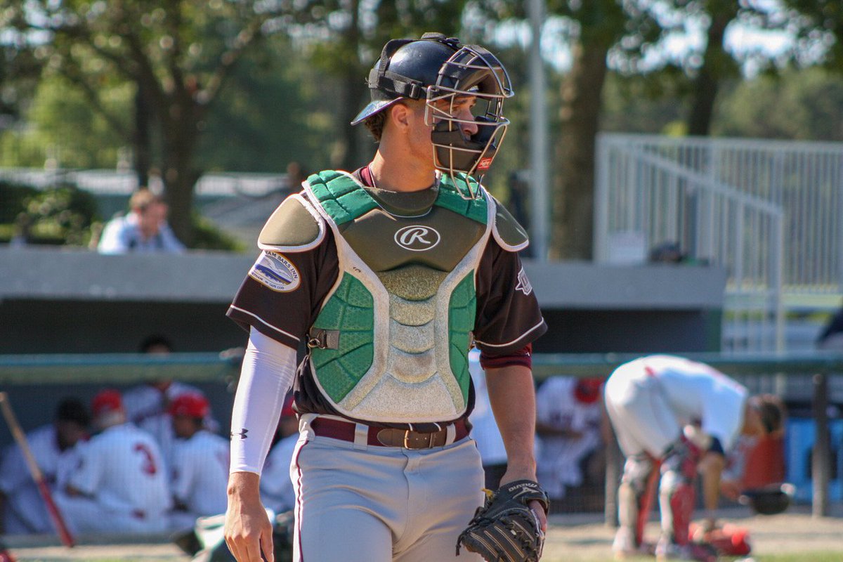 FalCommodores's tweet photo. “My dad hasn’t seen his family in 25 years… I have to come to the field and play, and that’s nothing.” Herbert Iser and his family’s unique path

A feature on our new catcher @Holy_Herb77 and his family by @GregLevinsky 

 📰 ⬇️

https://t.co/udAUjZCBtn https://t.co/ousUSYPXSp
