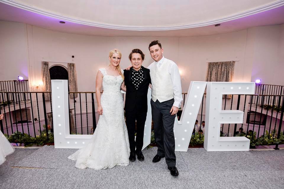 Talking all things #wedding over on #weddingdaychat each Sunday from 8pm-9pm - our sister company @weddingdaychat

#weddinghour #bridehour #brides #weddings