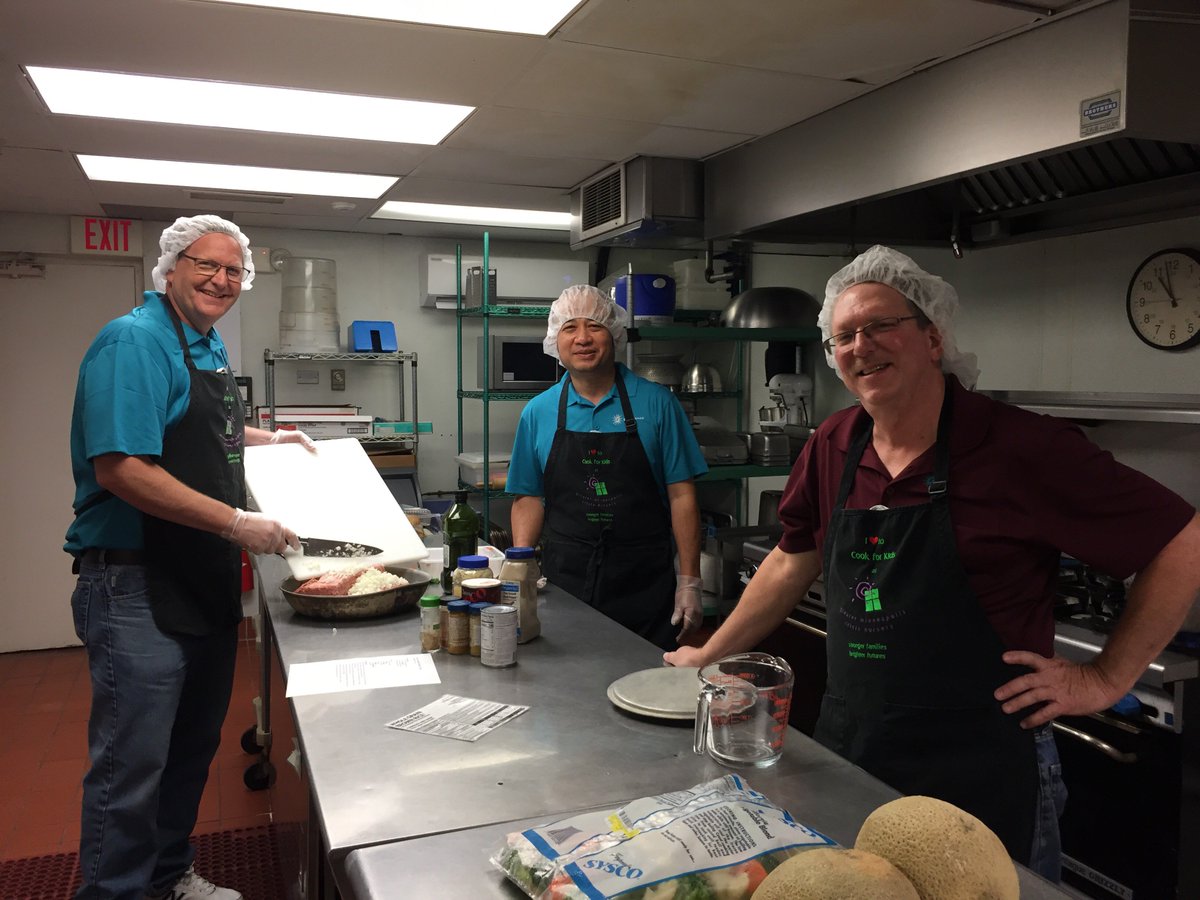 seachangeprint's tweet photo. Stirring up some lunch at @followGMCN Crisis Nursery. #SeaChangers enjoy preparing the meal and interacting with the children at this great resource in our community. Thanks to Brann, Tim, Sang, and Mike! #GivingBack #CookforKids #CoreValues #Respect https://t.co/VIrr3DJgY5