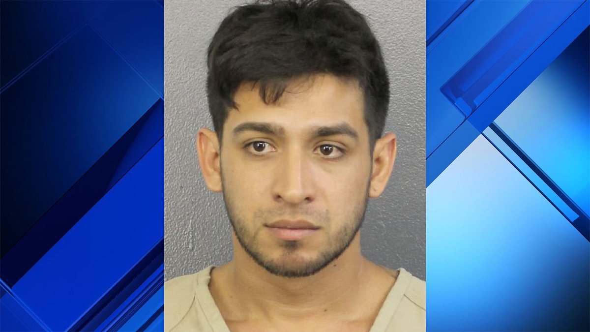 28-year-old man accused of sexually assaulting teen girl in Publix restroom bit.ly/2uq7ukZ https://t.co/FJuxAVnjuK