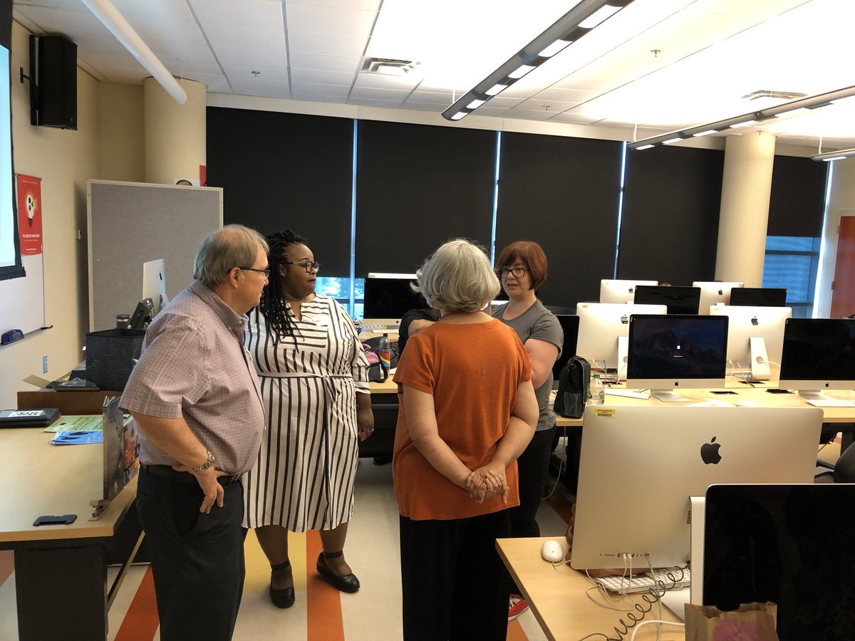 PGIntegrateArts's tweet photo. Thank you @AlysiaSings for visiting today! #PGATI2018 @msdefinearts @SelenaMWard https://t.co/2IFI2PA0Cc