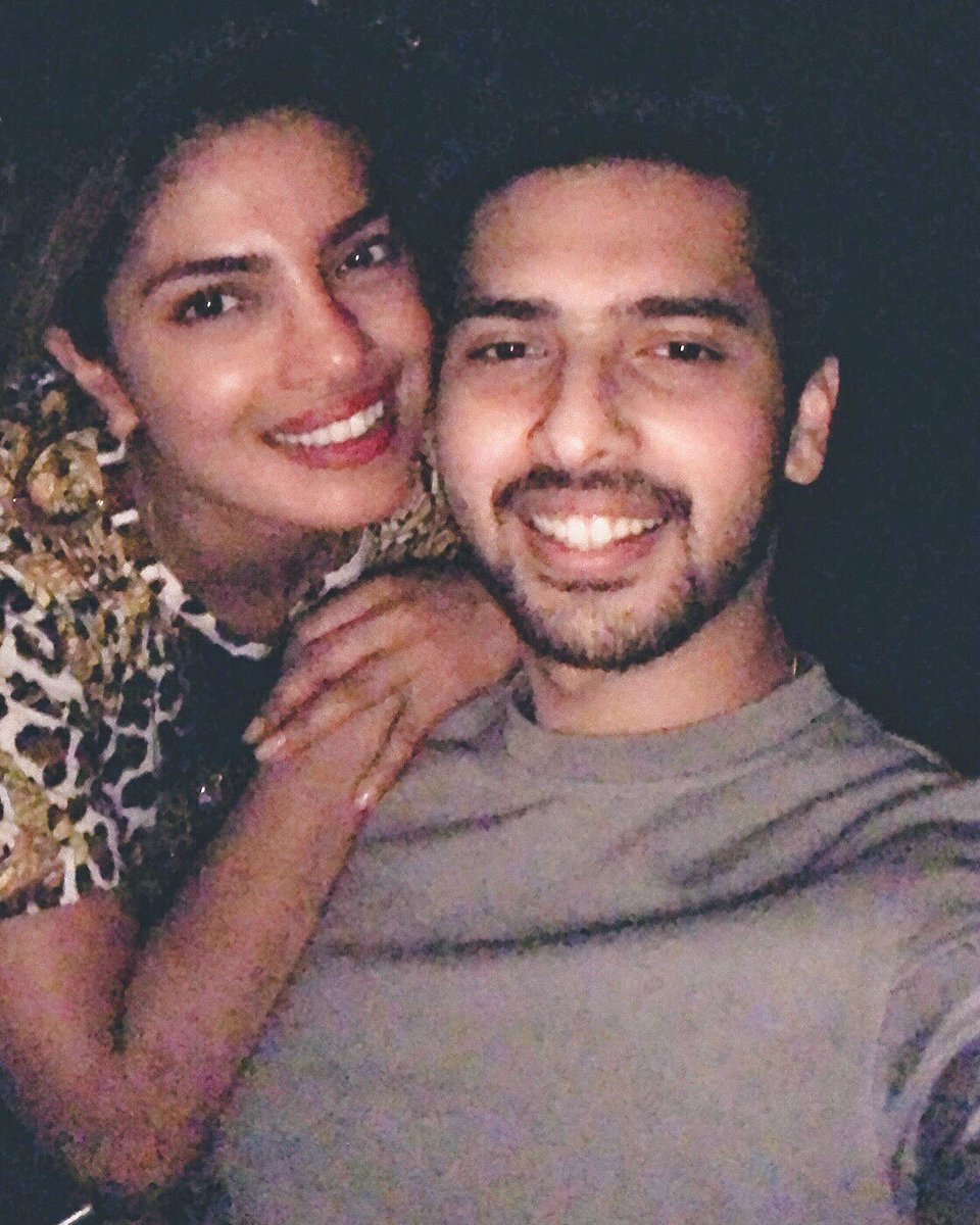 Long & Meaningful conversations with none other than PC 🙌🏼♥️ #nightslikethese @priyankachopra