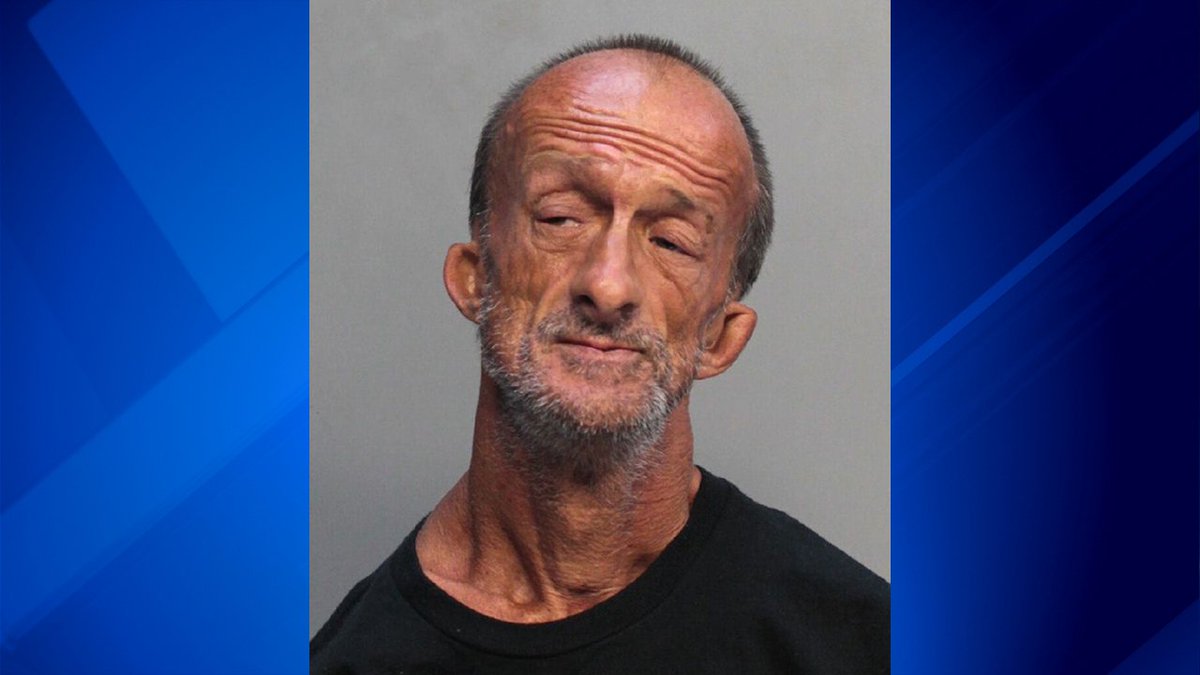 ABC7's tweet image. Florida man with no arms charged with stabbing Chicago tourist abc7.la/2ugcNUU