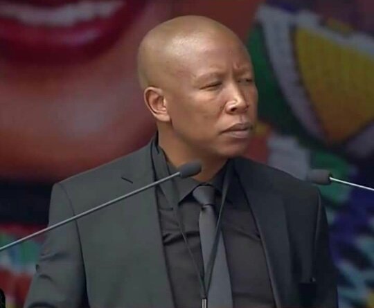 KMasilo3's tweet photo. @Acemashudu @DlaminiNontokoz Who died and made you Doctor love? https://t.co/clwO05iJhG