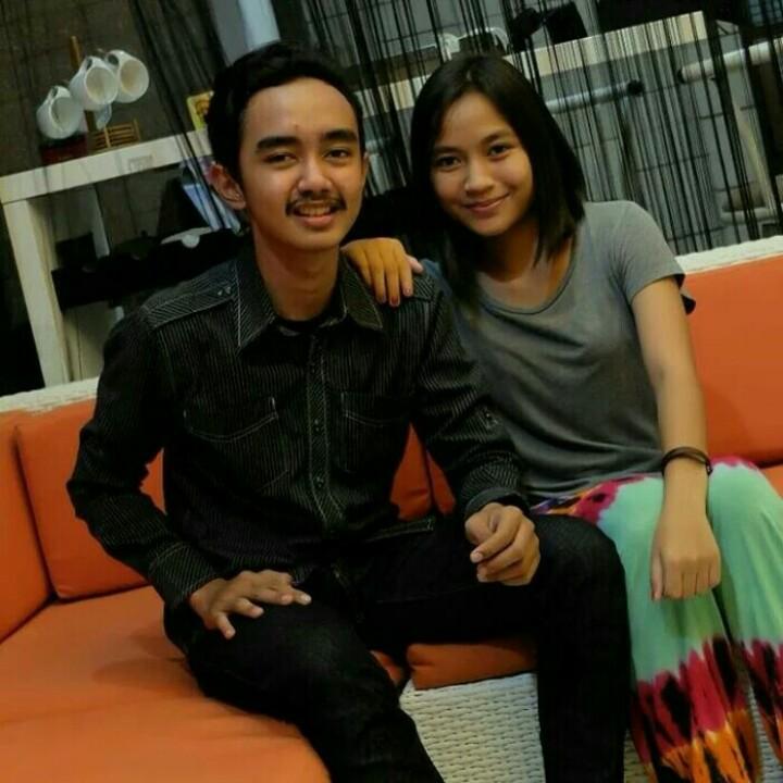 I am streaming on Cube TV，check it out #Cube TV# cubetv.sg/sid/306734205_…