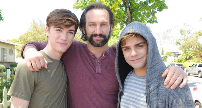 NotYerAvgChick's tweet photo. .@kevinsizemore fans check out my @StarryMag exclusive interview with the star of the film @reachthemovie at https://t.co/PYPATb2XRz! #ReachTheMovie #antibullying https://t.co/MyRSVYwpI2
