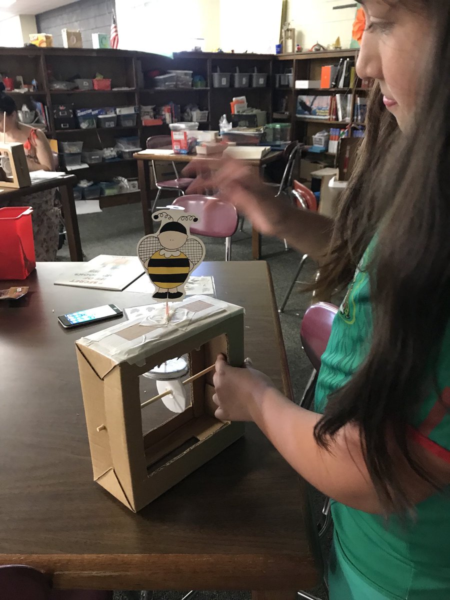 ReadforCupcakes's tweet image. Summer library fun, creating an automata  #STEM #NoSummerSlide #SparksInTheDark #KidsDeserveIt