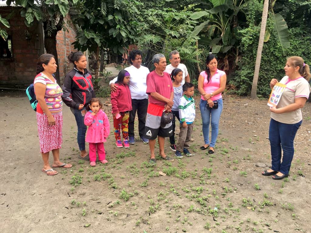 DPS_LosRios's tweet photo. #Guayas | Obstetra del CS Vuelta Larga informa a la ciudadanía sobre las principales señales de peligro durante el embarazo, para actuar oportunamente y poder brindar atención inmediata, y asi disminuir la morbi mortalidad materna y neonatal. #EcuadorSinMuertesMaternas https://t.co/ItcBmJaV09