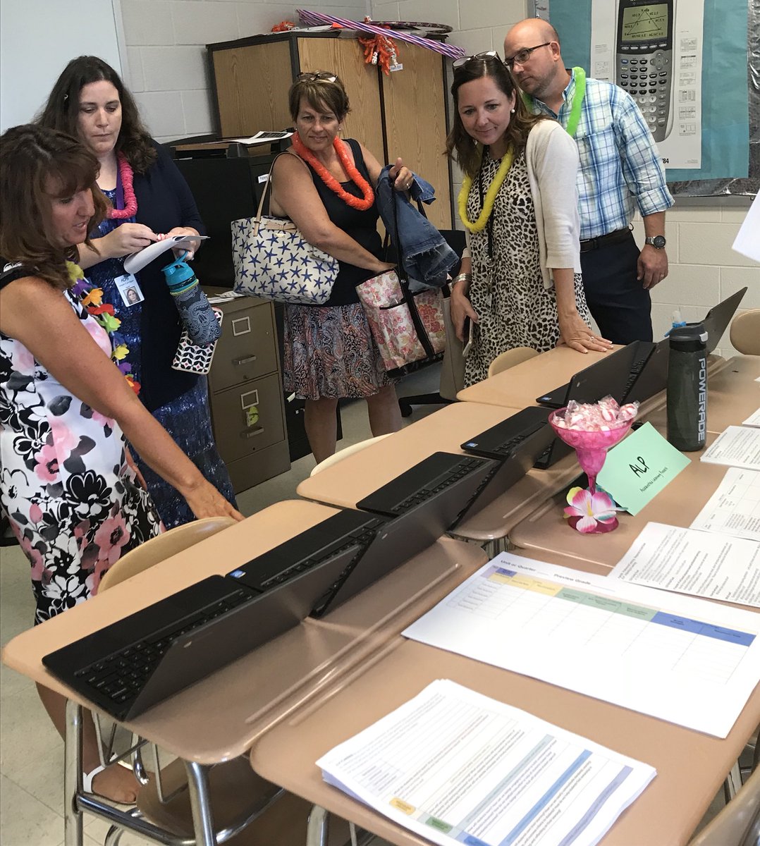 jenniclausen's tweet photo. Thank you FCPS elementary administrators for stopping by to check out the latest and greatest work of our incredible curriculum writing team. #fcpselemmath https://t.co/ssNTRRg6MP