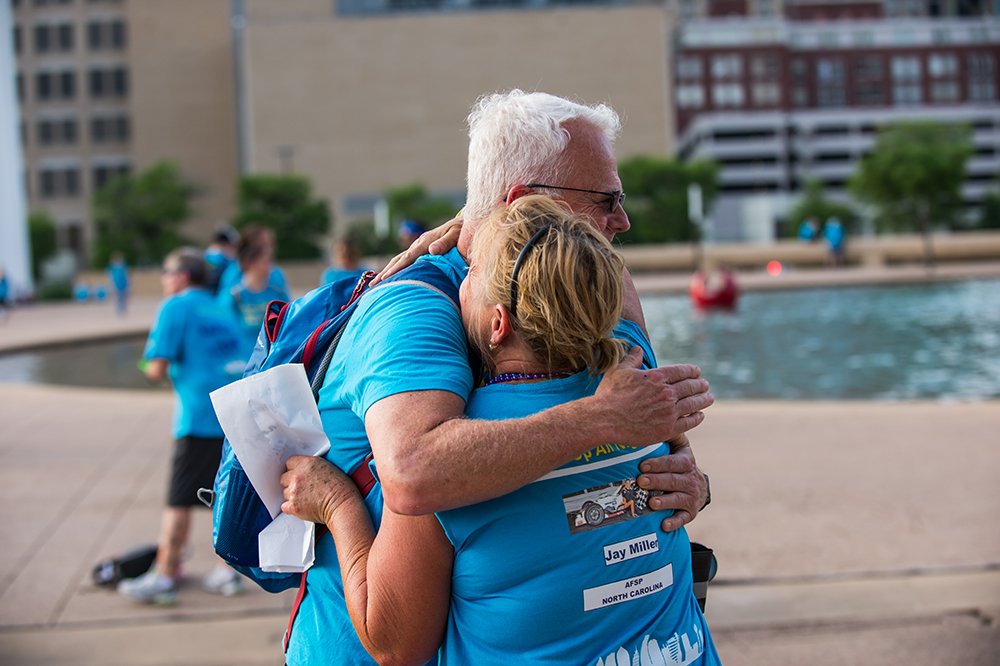 afspnational's tweet photo. If you notice a friend hasn't been acting the same or is lonely, check in on them. Have a #RealConvo, take them to lunch, or give a hug could help #CheerUptheLonelyDay. 

https://t.co/nINbHeloqA https://t.co/a0UMuWgVII