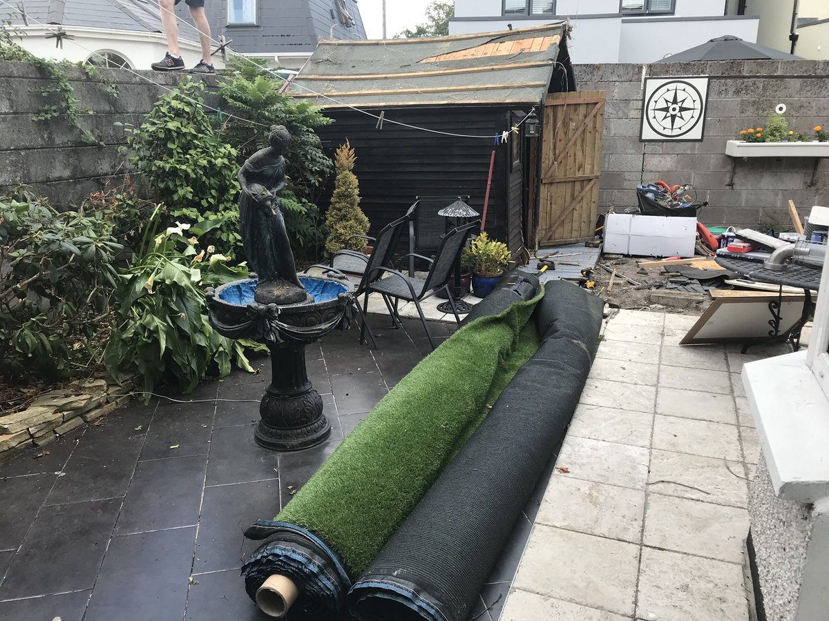 sarahamplify's tweet photo. Spent the day taking down our shed with a sledge hammer 🔨 growing up helping my dad on construction sites (prob shouldn’t have at 12) came in handy today 🙌🏻#diy #beforephotos https://t.co/3wlo54muwk