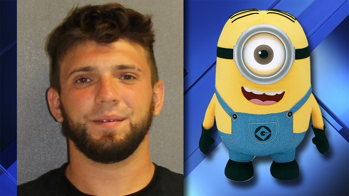 Florida man attacks costumed Minion on boardwalk, witnesses were even worse. bit.ly/2udLkU3?utm_so… #FloridaMan https://t.co/fsVQLuJjQj