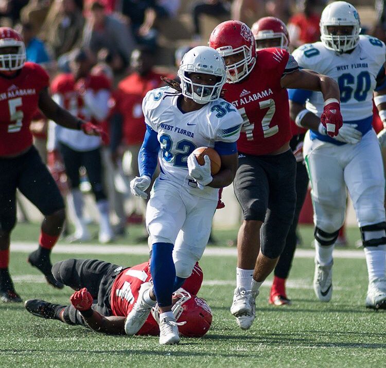 PikeUWF's tweet image. Football season is right around the corner, &amp;amp; we can’t wait to cheer our Argos on this year! Do you bleed blue &amp;amp; green?#BacktobackTailgatinChamps #GOARGOS #ETAPI #Nattybound