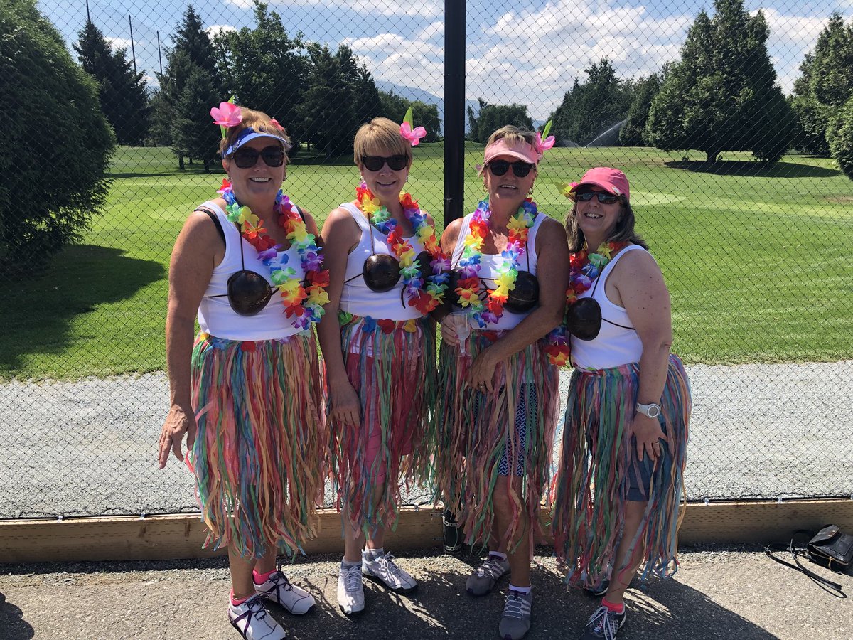 FraserValleyCDC's tweet photo. Perfect day for our 3rd annual Swing with Bling Charity Golf Classic! Tag your photos with #SWB18 for a chance to win a social media “best picture” prize! ⛳️🏌️♀️ https://t.co/zspNSIHZIV
