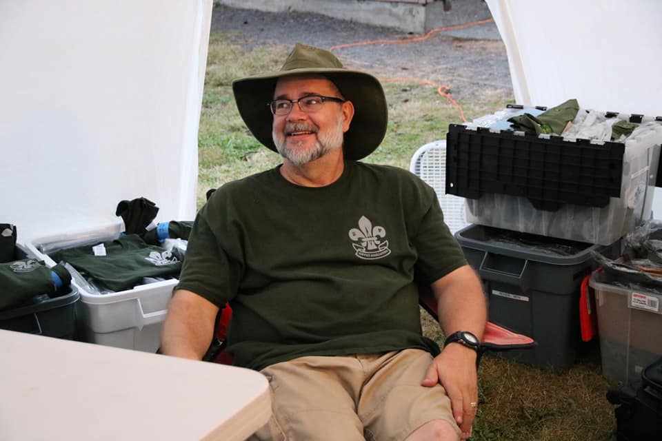 o_s_guides's tweet photo. @BPSA_US #quartermaster Scott Hudson, selling his wares at the recent #PacificNorthwest #Hullabaloo ! Thank you, QM! #getoutside #scoutingisadventure #scoutingforall #scouting #traditionalscouting https://t.co/4Xt7u3rnlY