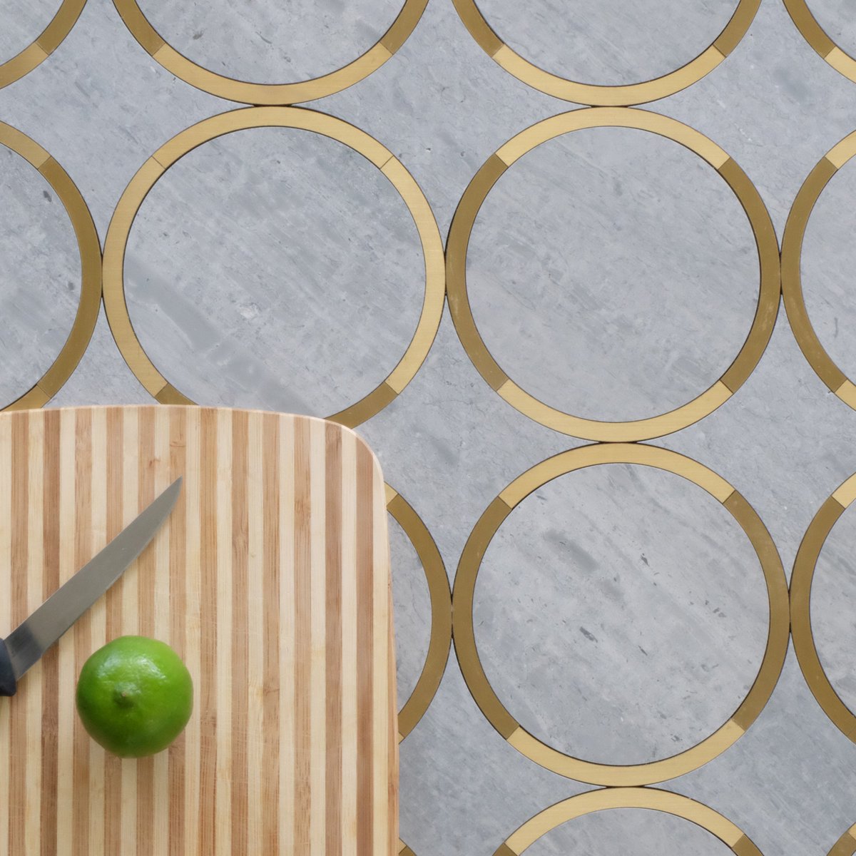NationalTile_NJ's tweet photo. #backsplash #kitchenideas #goldthings #tile #goldbacksplash #golddecor #marbles #tileart #tileaddiction #tiledesign #brass #gray #cuttingboard #lemon #lime #kitchendecor #kitchenbacksplash #backsplash #backsplashideas https://t.co/I7gXVEau3q