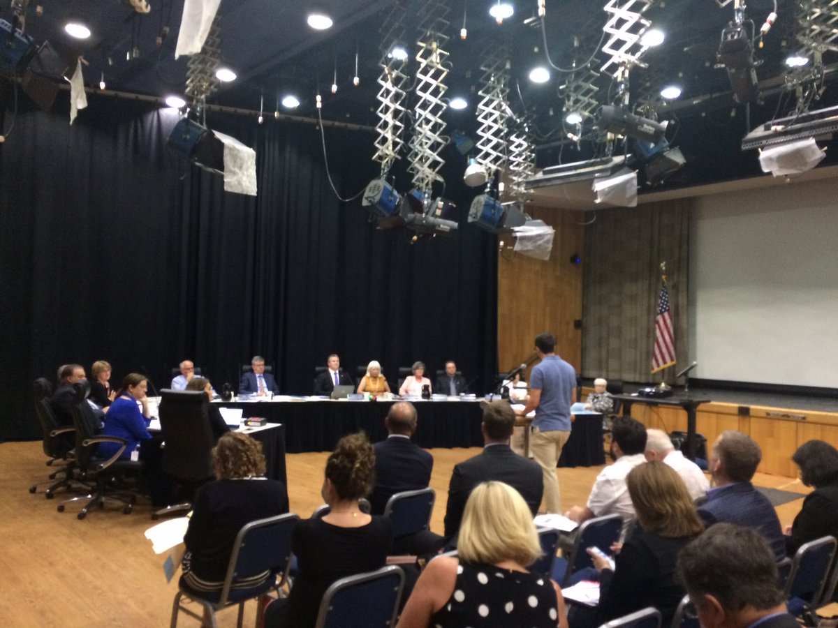 MenloSpark2025's tweet image. @CStoneBmont @SupDavePine @CaroleSanMateo @jeffgeerwc @ZKersteenTucker @pete_ratto staff &amp;amp; consultants, thanks for listening to our community’s needs and making sure that we have #JustTransitForAll in @SanMateoCo. Let’s get this measure on the ballot!