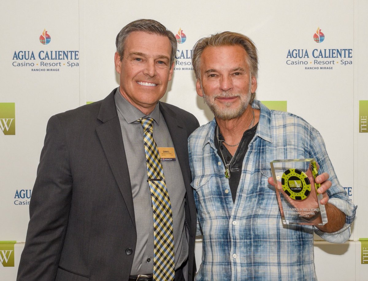 OnTheRedCarpet's tweet photo. Two-time Grammy Award-winning singer/songwriter @KennyLoggins poses backstage at @AguaCalienteCRS near #PalmSprings with Entertainment Director Dan Pferschy. #KennyLoggins #musicnews #entertainment https://t.co/BINw972Iid