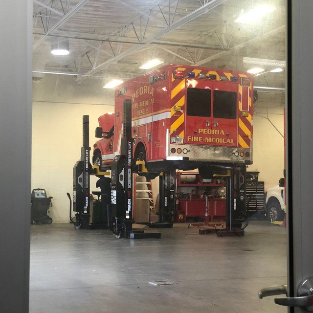 HickeyNum1's tweet image. NEW LIFTS IN ACTION!! #HICKEY2020 #PEORIAFORD #WEFIXEVERYTHING 😁☝️🇺🇲

#Ford #King #Shelby #F150 #supercharged #truck #cars #car #F250 #powerstroke #vehicles #street #openroad #tire #tires #muffler #wheels #rims #engine #horsepower #ORV #FordTough #FirstResponder