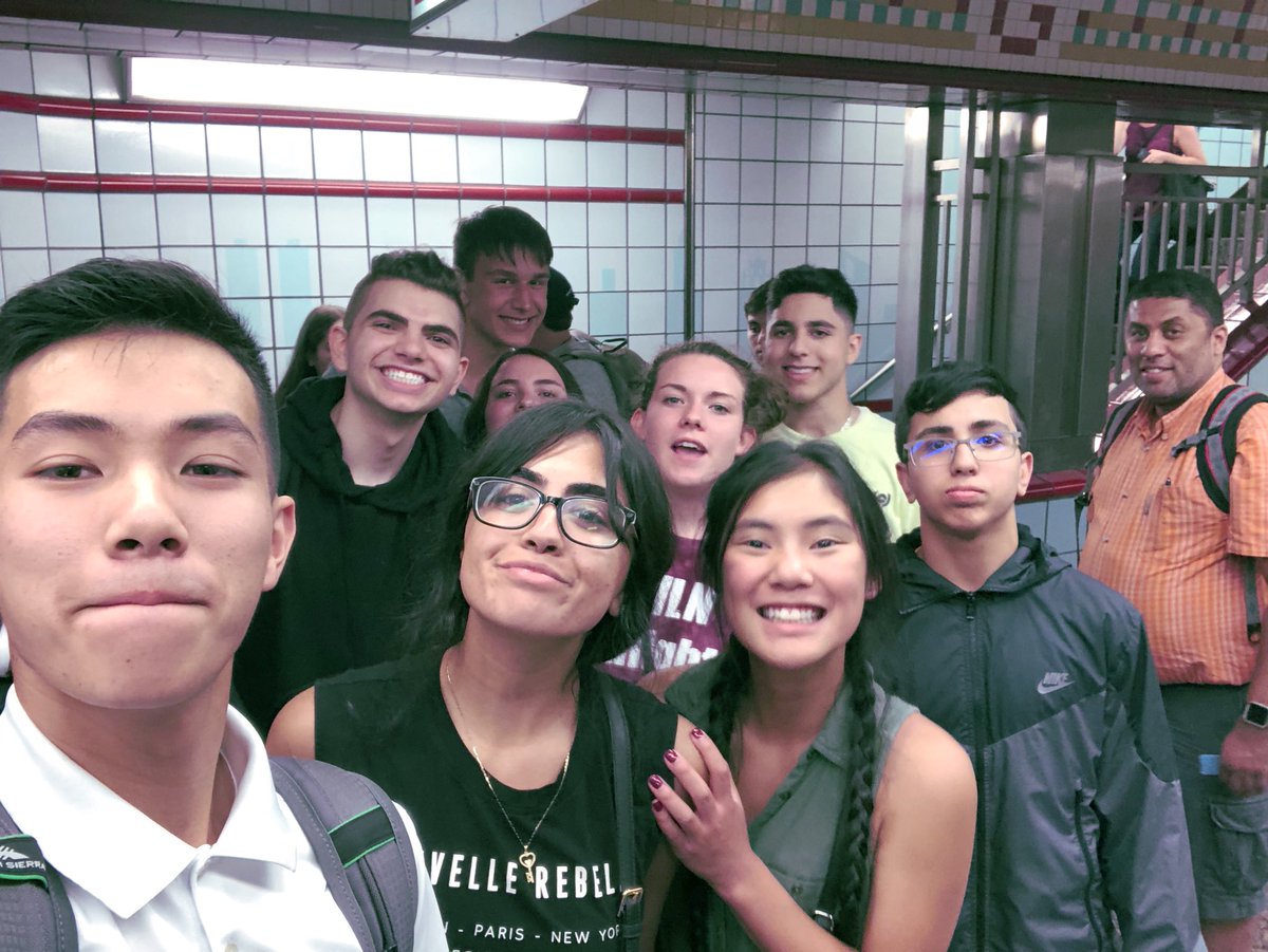 MichiganKeyClub's tweet image. It’s BEAN great. Here are some ICONic pictures to prove it! Thank you @keyclub for making this year’s ICON one to never forget!