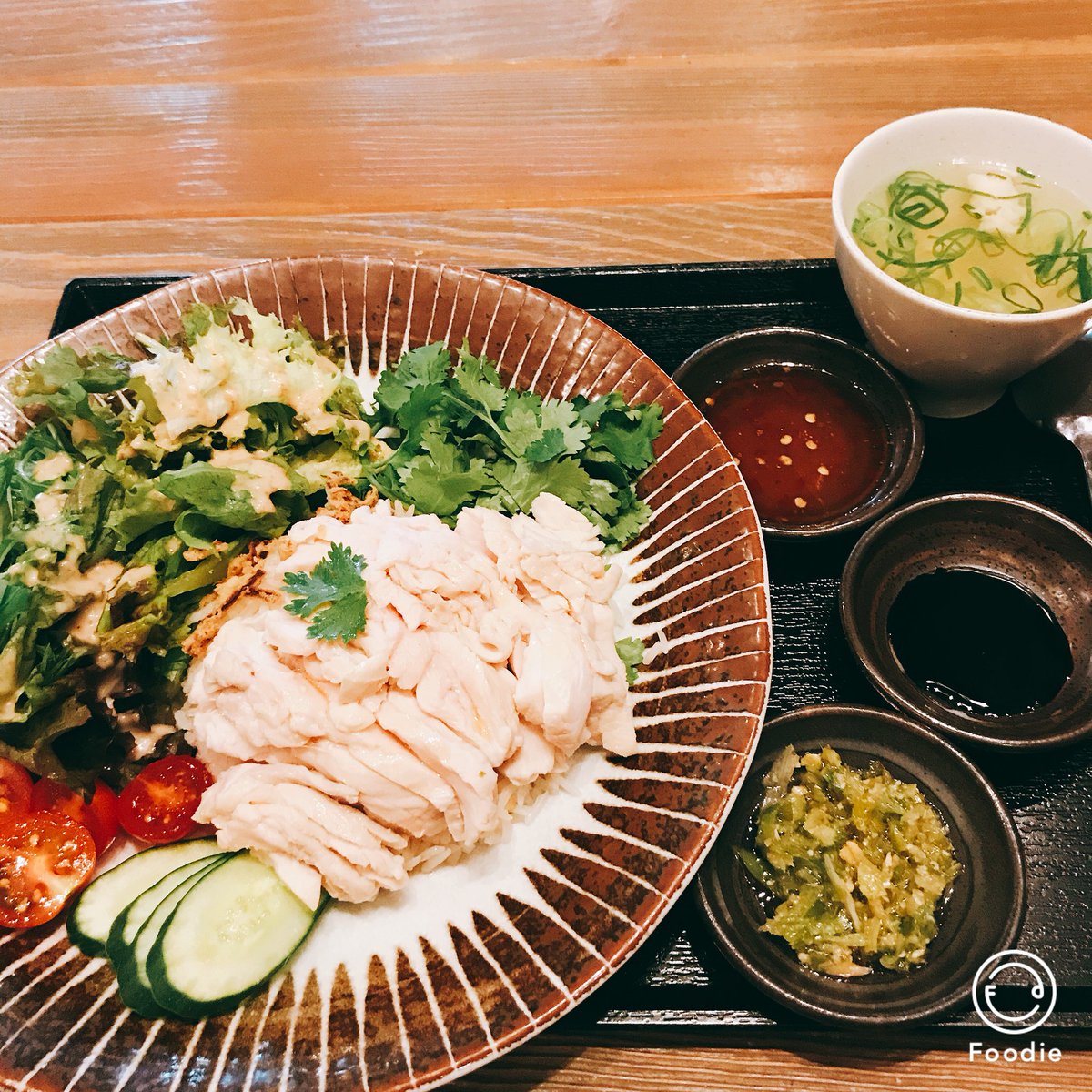 Hoshi Kazuhiko 塚田農場のランチって初めて入った ランチ はラーメンがメインみたいだけど チキンライスをオーダー なかなかのクオリティでした これで770円 だったかな とかコスパもよきですね 塚田農場 Hoshi Kazuhiko 塚田農場のランチって初めて入った ランチ はラーメンがメインみたいだけど チキンライスをオーダー なかなかのクオリティでした これで770円 だったかな とかコスパもよきですね 塚田農場