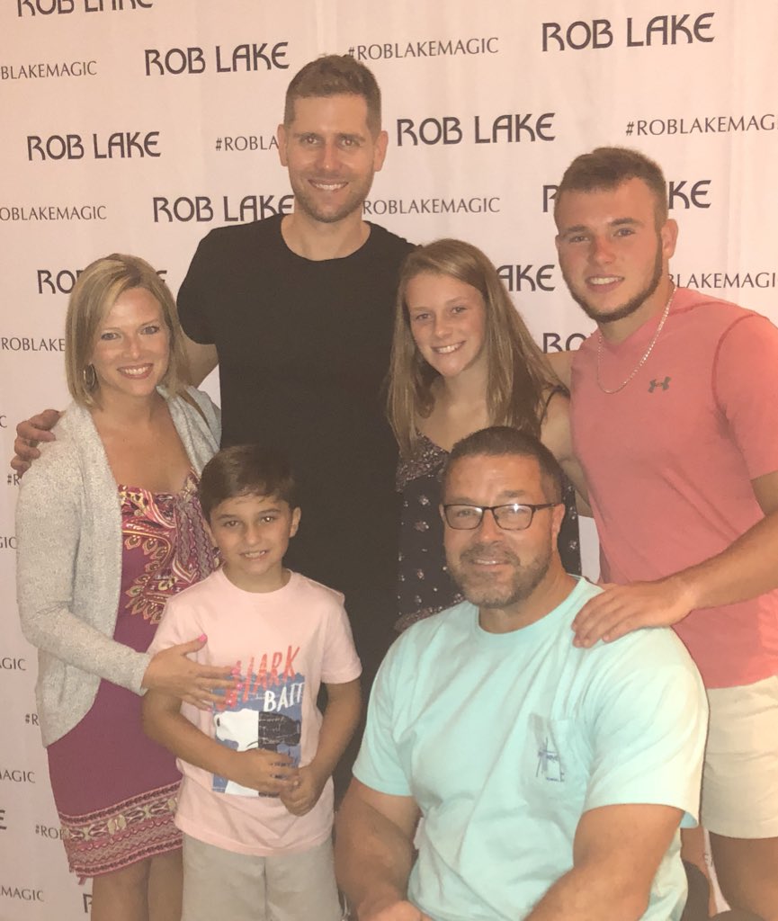 LauraGMason's tweet photo. Incredible show tonight!  We’ll be voting for America’s got Talent @RobLakeMagic this season! #familyfun #AmericasGotTalent https://t.co/yaEsrDcqW9