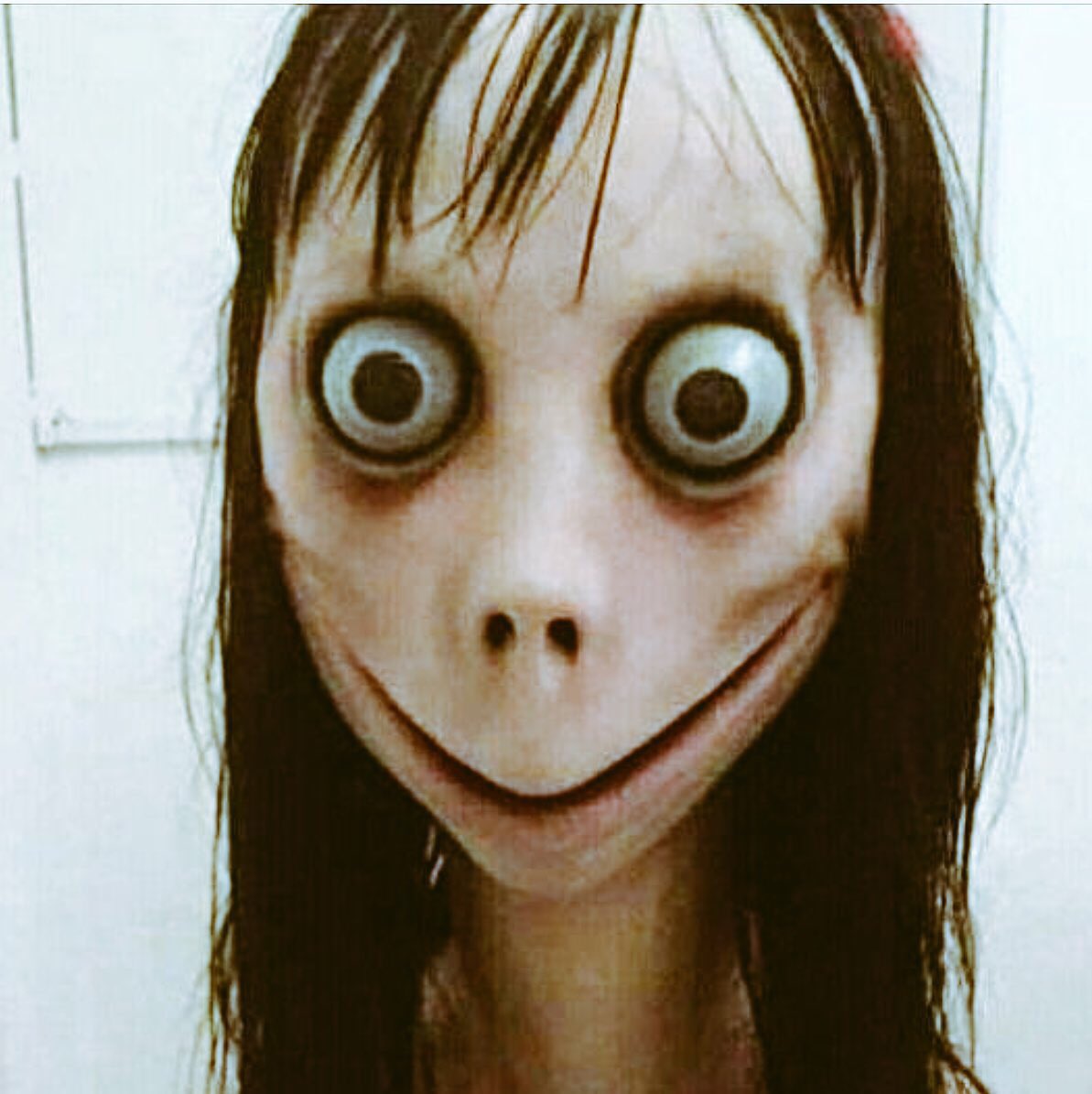 RT O TE APARECERA EN LA ESQUINA DE TU CUARTO POR LA NOCHE