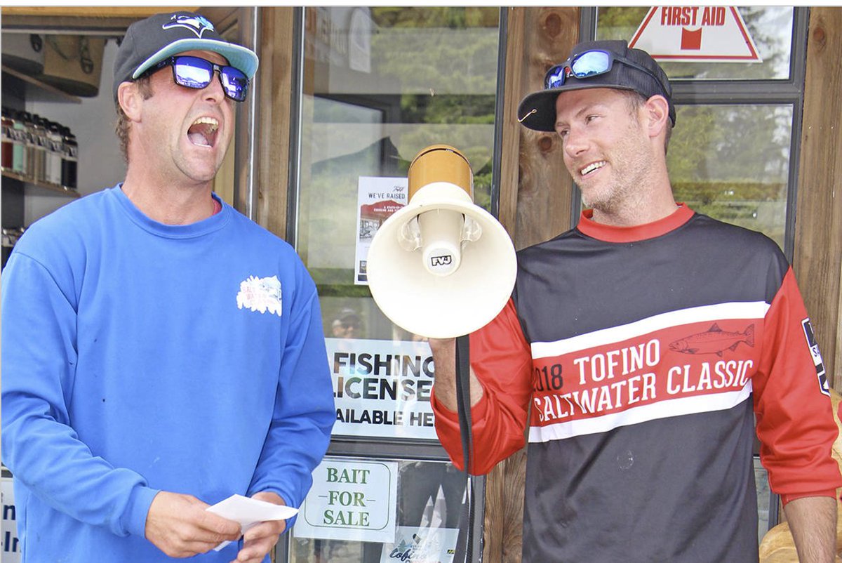 Fun video of @7BMo playing ball hockey with #Tofino kids and coverage of the results of our #fundraiser last weekend via <a href="/WesterlyNews/">Tofino-Ucluelet Westerly News</a>.
westerlynews.ca/community/vide…