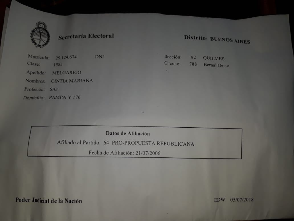 juan_amorin's tweet photo. 4-Y lamentablemente, la gente de Cambiemos tenía razón: según constatamos en @eldestapeweb, todos los aportantes figuraban afiliados a un partido político, más precisamente al PRO.

Para ello, les debieron falsificar la firma y el documento, claro está. https://t.co/WyohC9XnK0