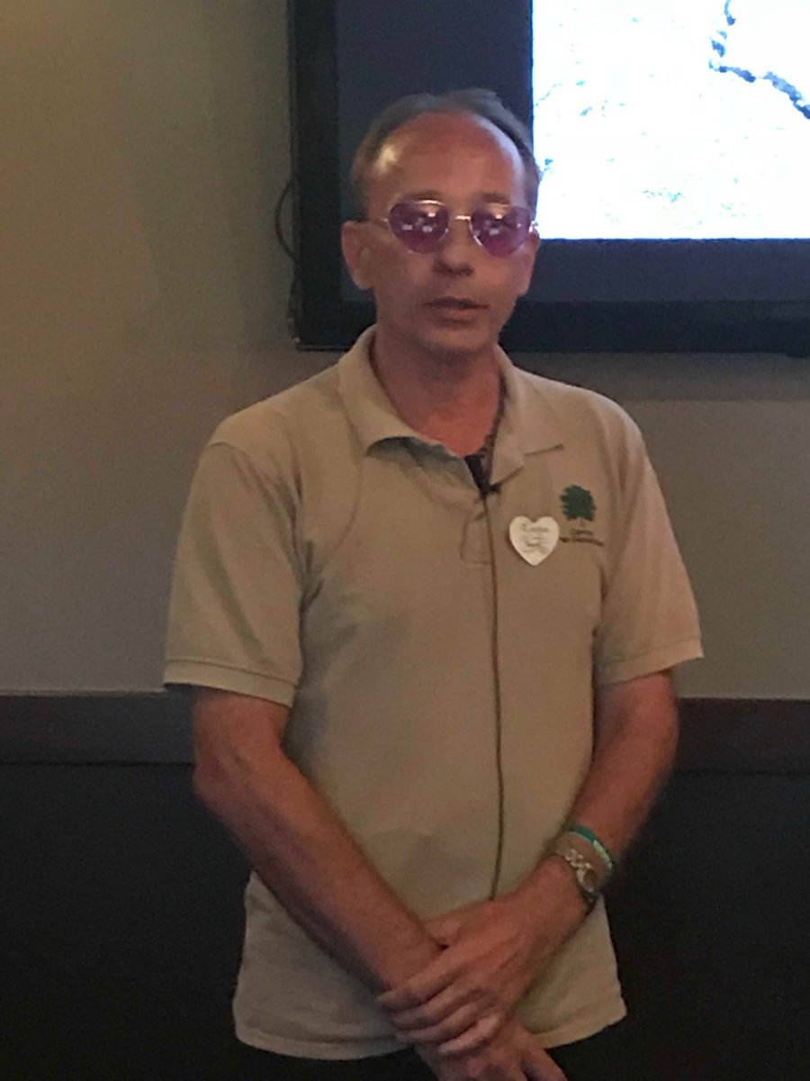 Promoting Canton, Ohio was the topic of John Stone’s pitch about HeArt of the HeArtland post cards and other products.  It all happened at SunDown RunDown pitch night at Papa Bear’s Pizza Oven at Belden Village.  ⁦<a href="/SDRDorg/">SunDownGroup</a>⁩