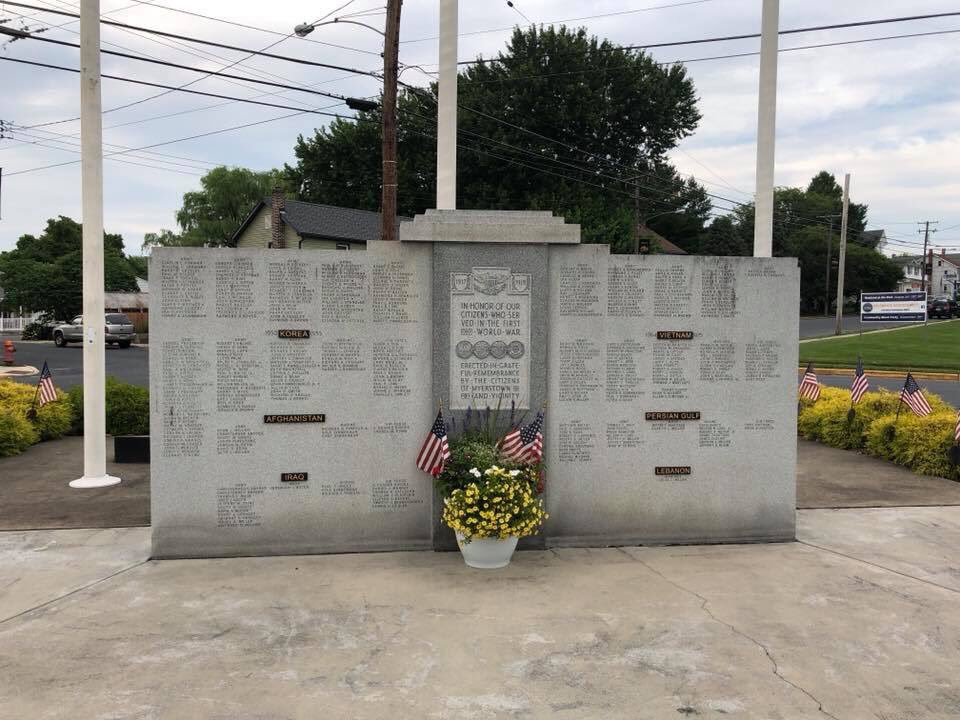 Meuser4Congress's tweet photo. Thank you to the veterans who met with Team Meuser this evening in Myerstown! We appreciate your service to our great nation. Click here to learn about our commitment to support those who have served https://t.co/lrk0WcOtqA https://t.co/v3AwYN35kB