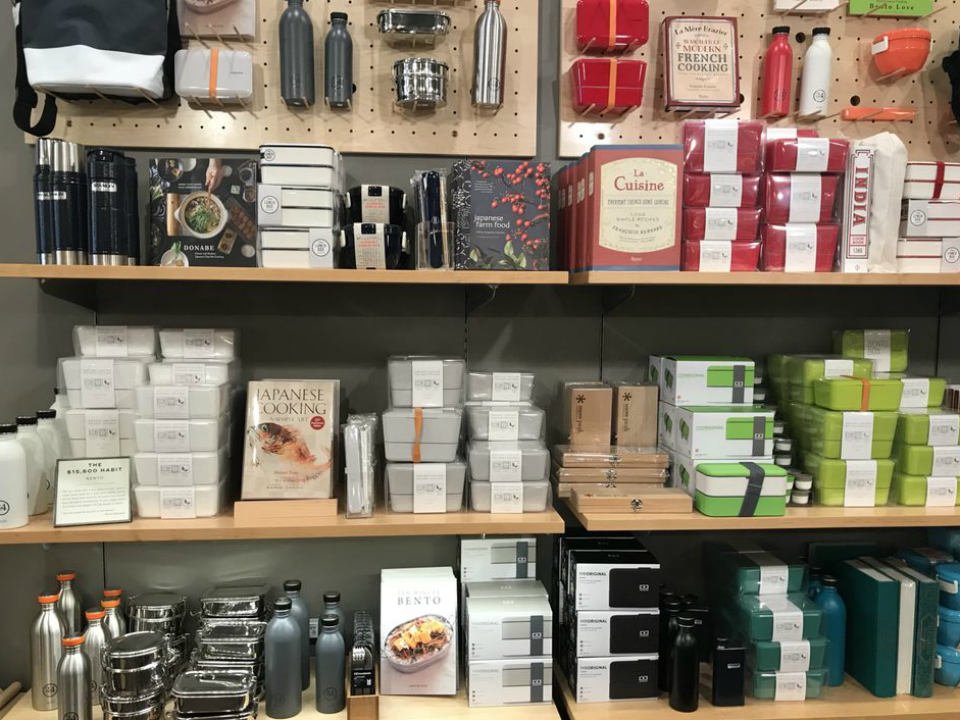 uppercasing's tweet image. Topdrawer sets its sights on the Upper Haight hoodline.com/2018/07/topdra… by Camden Avery