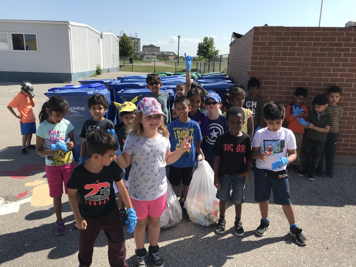 awardslp's tweet photo. Award Summer Learning @brucetrailps After we shared our writing on what we have that is beautiful! We decided how we could keep our community beautiful. @DrewCrewBT went on a cleanup crusade! https://t.co/BDT1P91wFj