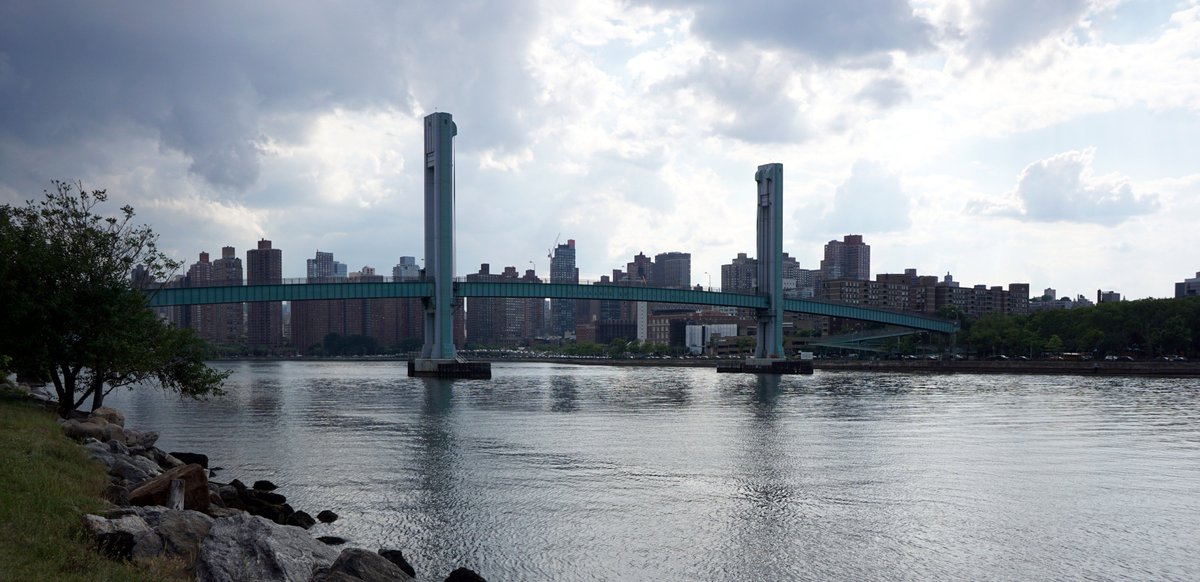 The splendid, sophisticated, simplicity of the 103rd Street Bridge. An Elegant arc over the Harlem River completed in 1952. I never thought in a million years that I'd walk her. My life has been led by outside forces.  Absolutely gorgeous. #NewYorkNewYorkAHelluvahTownTheBronxIsUp