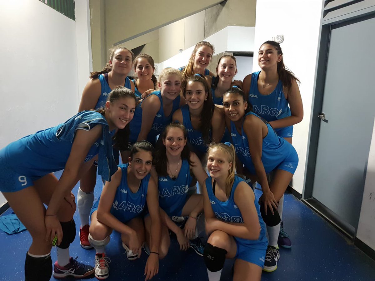 las_panteritas's tweet photo. #SudamericanoU18 3° set @las_panteritas 25-20 Colombia Final (3-0) al mundial @Voley_FeVA @DeportesAR @somosvoley_web https://t.co/0sY8q3QIzA