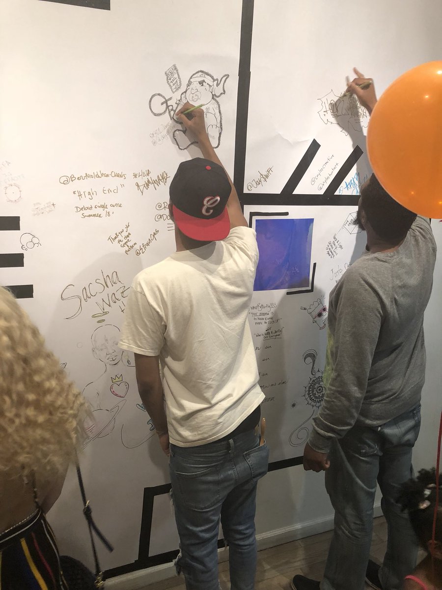piaraymondnyc's tweet photo. Shout out to #FranklinAve indie pop up @aliennyc Always love & support for our local artists & entrepreneurs #aliennyc #haitianartists #shoplocal #createlocal #creatinglegacies #piaraymondnyc https://t.co/nKrZQPXW4z