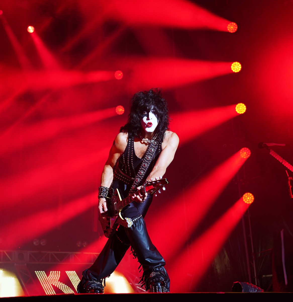 PaulStanleyLive's tweet photo. KING OF THE NIGHT TIME WORLD! https://t.co/EmSjtfnkoQ