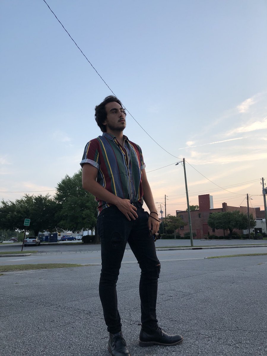 PicheDominick's tweet photo. lookin like i sold drugs for escobar https://t.co/z2ctqiNcrx