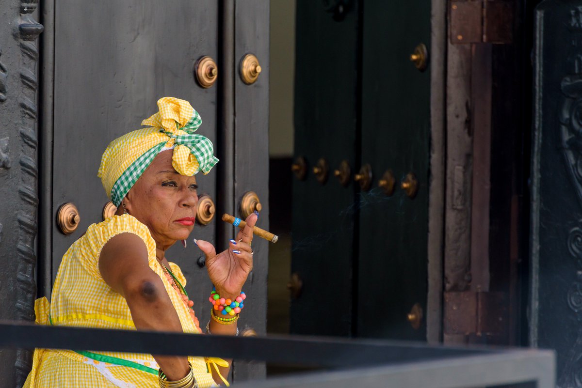 KING_YOLI's tweet photo. Say something in Spanish: Code switching for an Afro-Cubana in a mixed Millennial era

Read more about the dichotomy of being a young Afro-Insert-Here while navigating new generational terrain, creating anxiety, confusion, and social erasure @ArkRepublic 

https://t.co/YWQIPJws0g https://t.co/9J8xredEpM