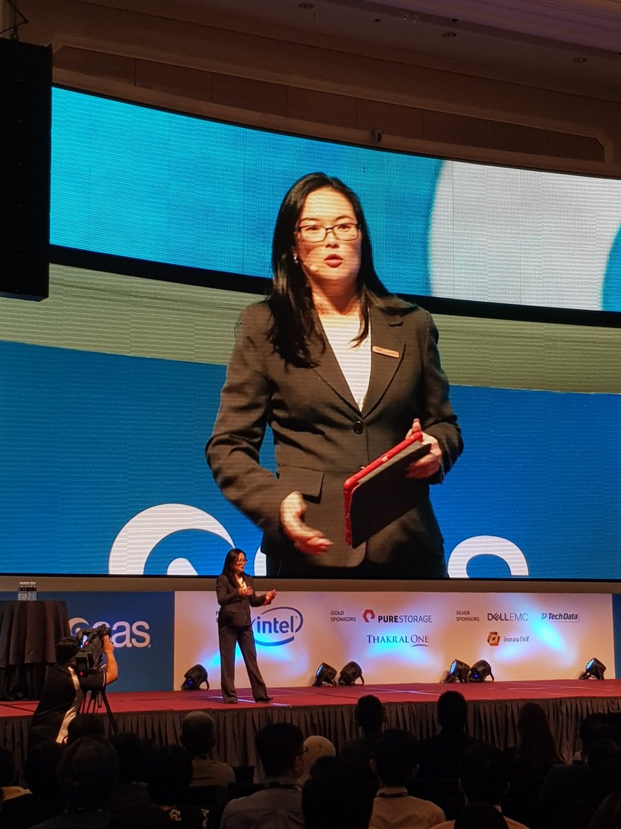 carolynsee's tweet image. Queenie leads the charge and opens up #SaSAIX @SASAsiaPacific @DEWirt @PureStorage @DellEMC  #PredictiveAnalytics #Bigdata  #chatbots #Robotic