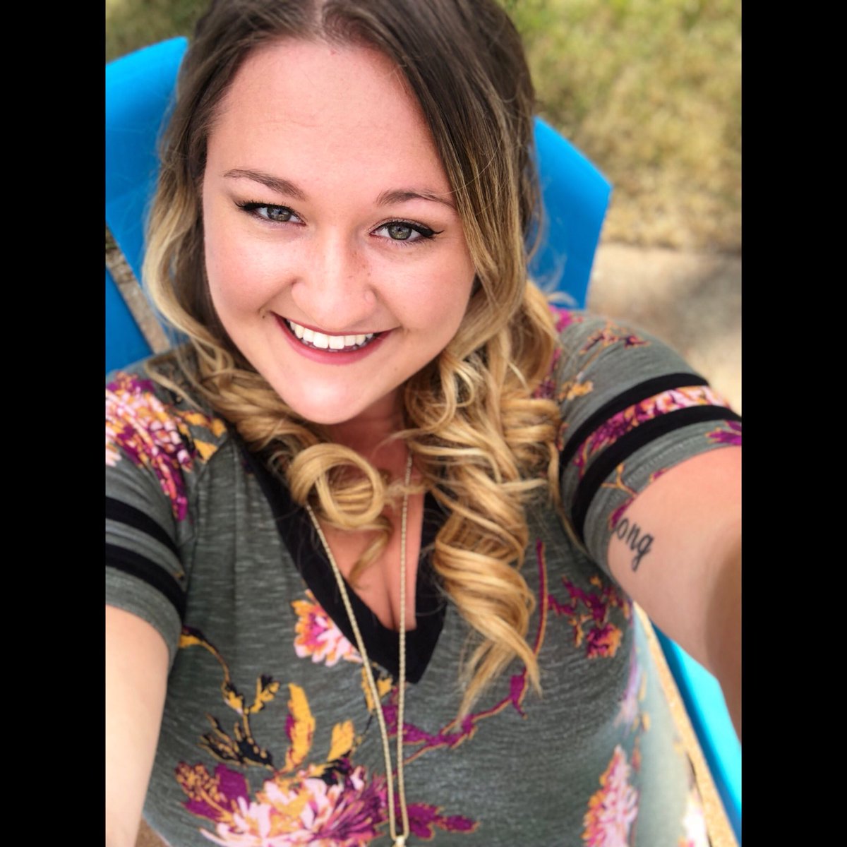 mary_danielle21's tweet image. When you work from home and actually make yourself look good on a weekday... always gotta document it! 💕 #workfromhomestruggles #summerlovin #portraitmode
