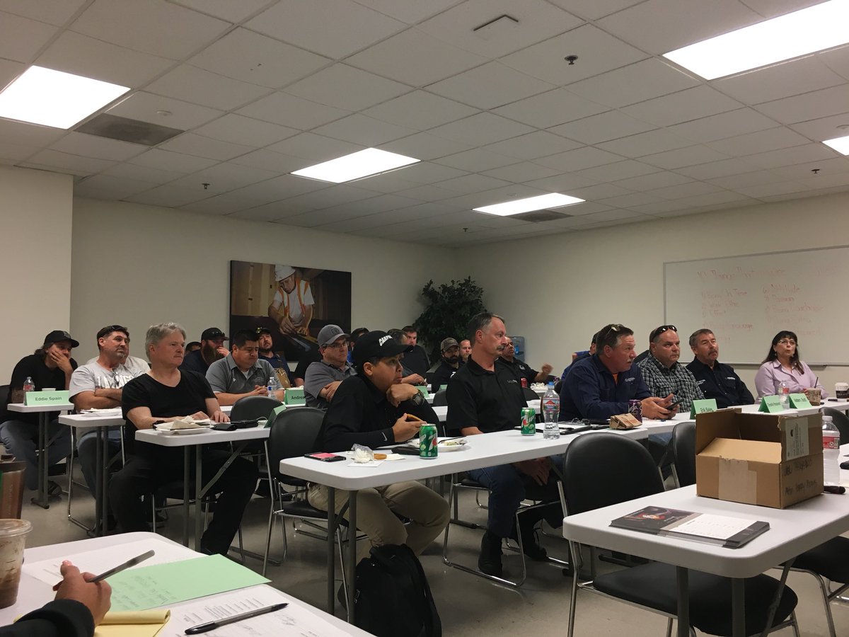 EEcromwell1607's tweet photo. Millwright Local 1607 Forman/Steward Meeting had a great turnout. Mr. Frank Zambrano had everyone’s brain spinning on great topics from the Mark Breslin training videos. #YearOfTheMillwrights #yearofthementor https://t.co/C874mfAG3d