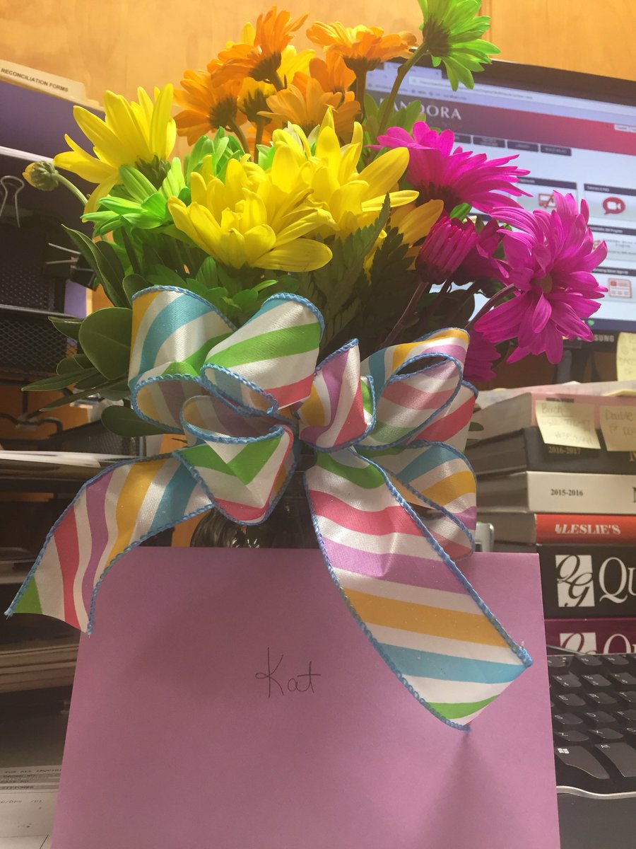 kkat8200's tweet photo. Today was the day that we had to say #seeyoulater Part of our family is going to NY then back to his home in Germany. He will always be a part of our family. P.S. I have the best #coworkers that lifted me up today with words of love, hugs and #flowers 🌺 https://t.co/HFIkpL32El