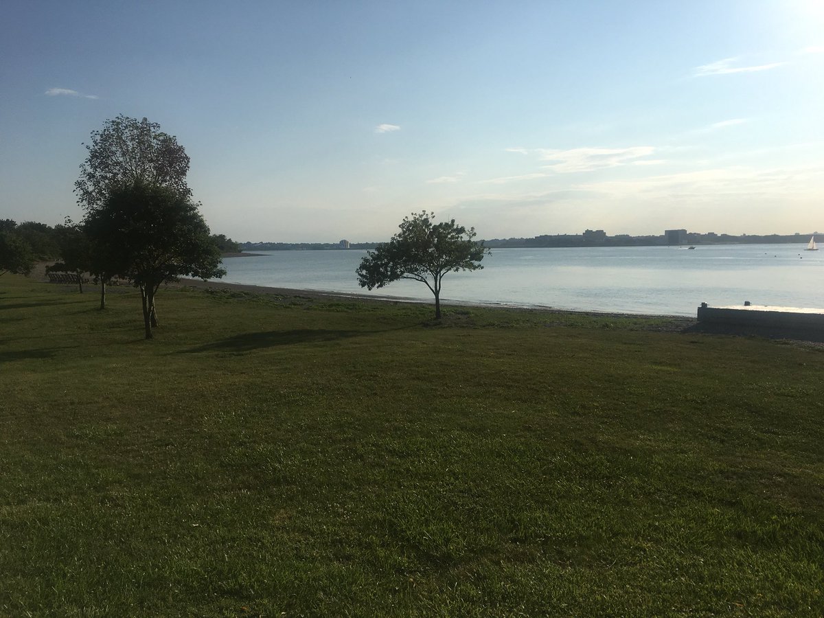 hmunnellvda's tweet photo. Wow #gbcvb what an amazing night @thompsonisland - incredible night taking in the city views and learning more about the city I call home - playing games and eating s’mores @VDAProductions https://t.co/N3cz52o7ZG