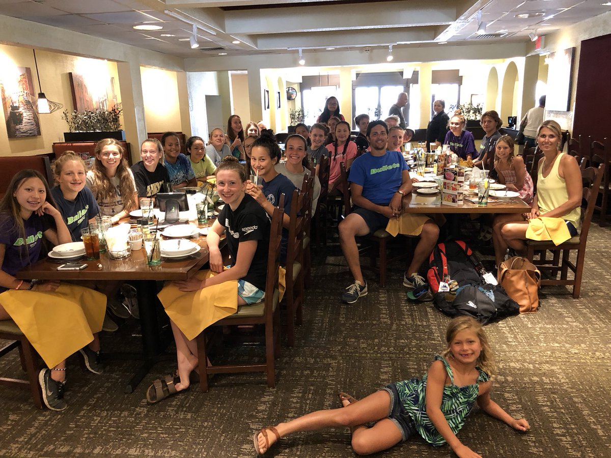 AcademyBullets's tweet photo. Thank you @olivegarden for taking care of us tonight! Looking forward to the kickoff to Championship Season with #SeniorChamps starting tomorrow! #BreadsticksForDays https://t.co/uEXYaWgAbQ