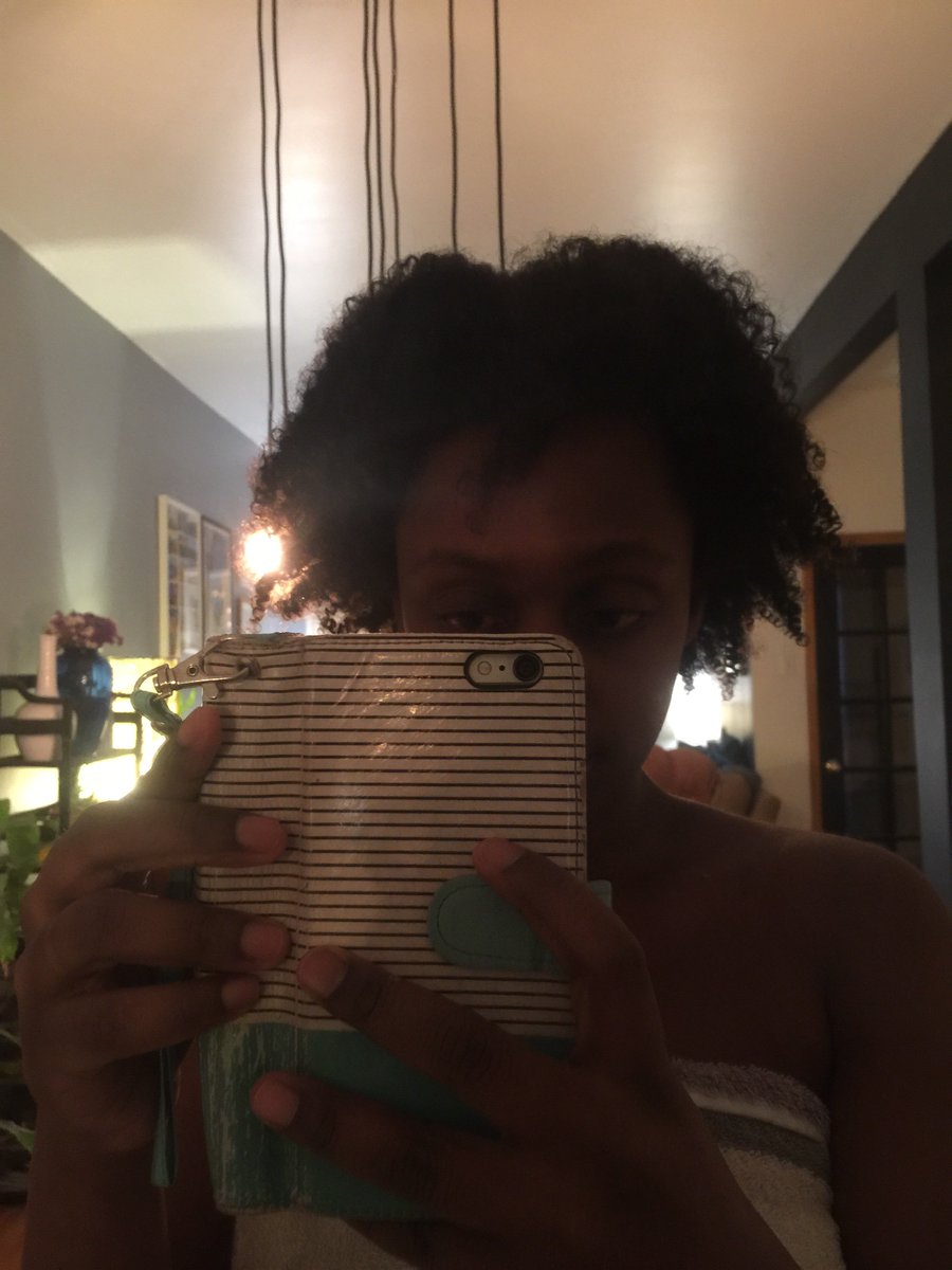 jennnyjannne's tweet photo. Passer d’un #afro à... une méga #touffe! 🤪 #aunaturel #cheveuxnaturels #naturalhair https://t.co/LT3Ju8T1IR