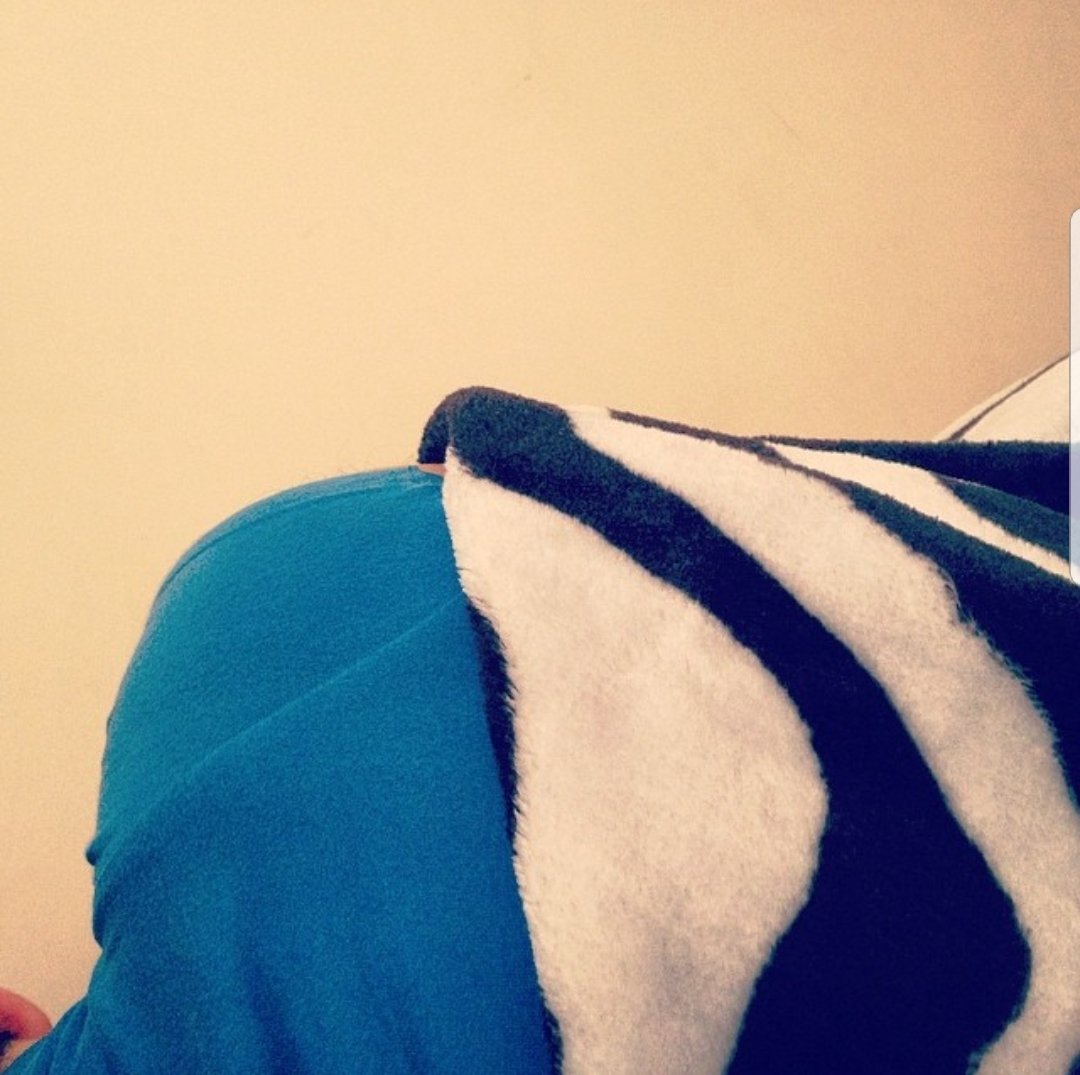 It's waking up beside you
To watch the sunrise on your face
To know that I can say I love you
At any given time or place 🎵🎶