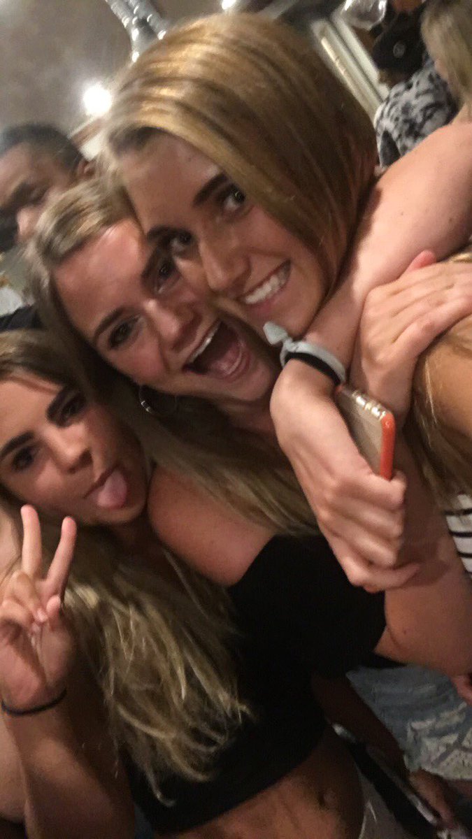 Laurenmcc000's tweet photo. @egbergstrom happy birthday ❤️ don’t get too crazy tonight ;)) https://t.co/Gn2DIDfUKY