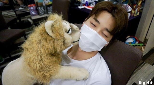 JAMJAMPICS's tweet photo. jimin sent you a message;

...“baby, this lion wants me, come and get what's yours.” https://t.co/fx0QfqNIeb